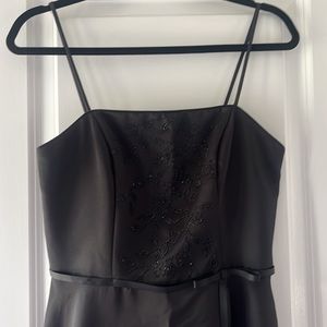 CDC signature collection black beaded dress size 6 
Classy tea length dress